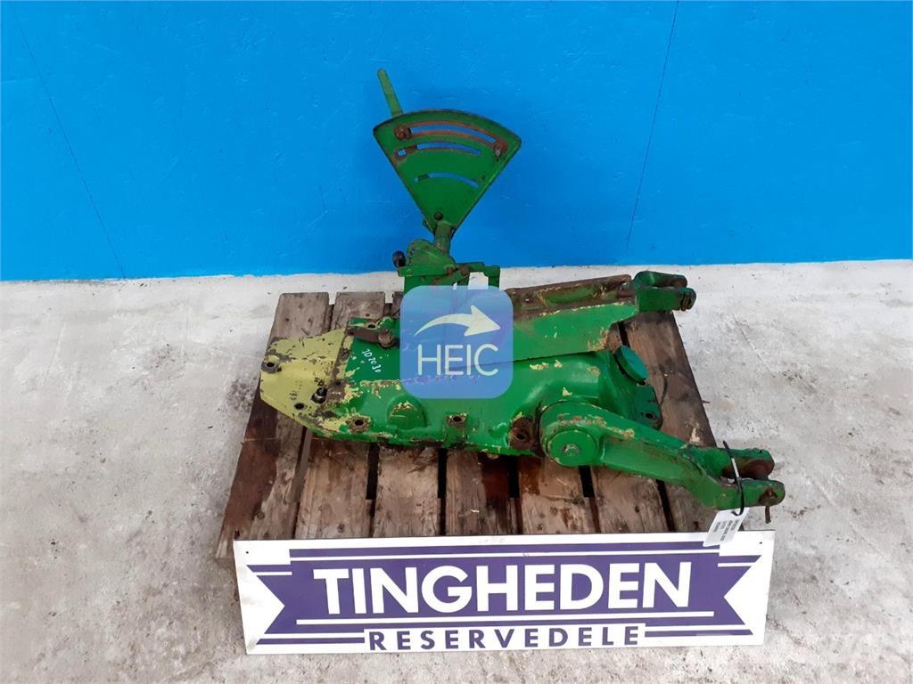 John Deere 2040 Навесное оборудование и запчасти