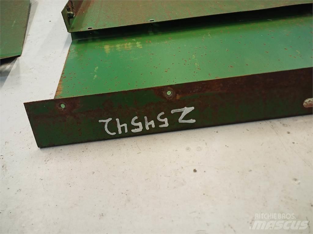 John Deere 2054 Пескоразбрасыватели