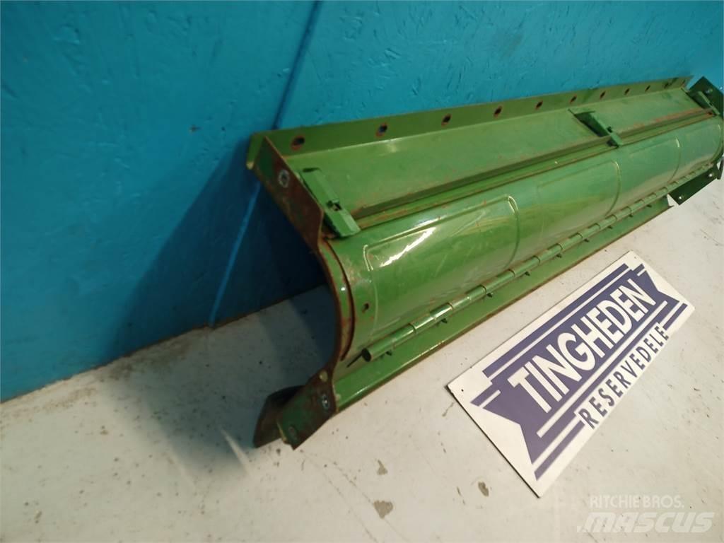 John Deere 2054 Пескоразбрасыватели