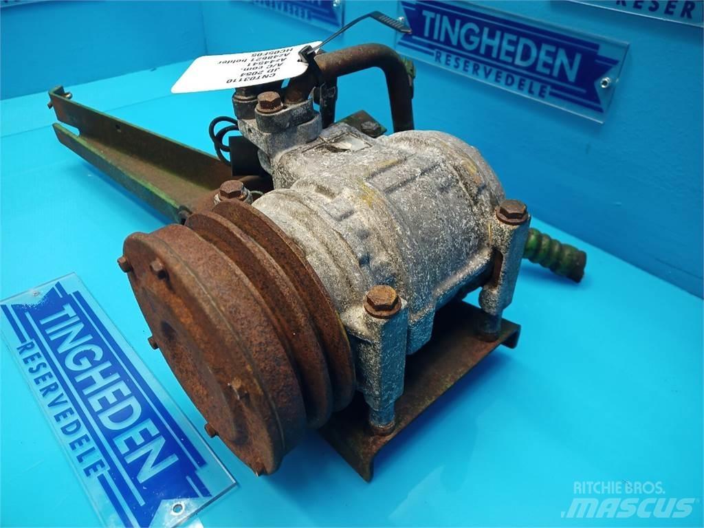John Deere 2054 Кабины
