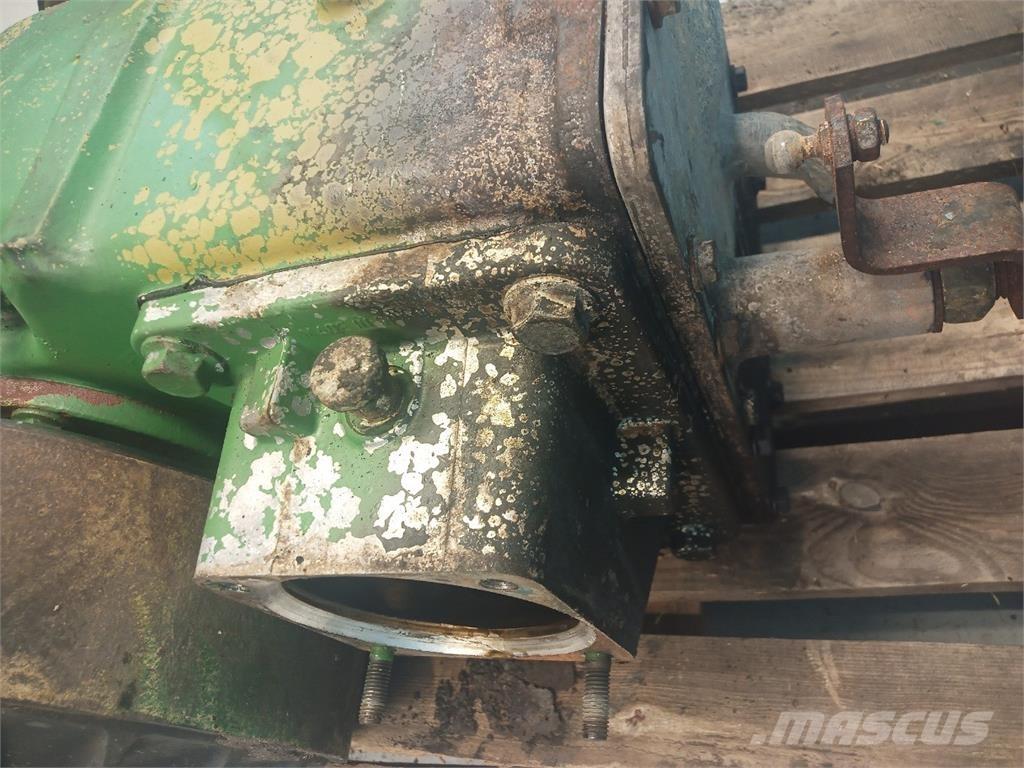 John Deere 2066 Трансмиссии