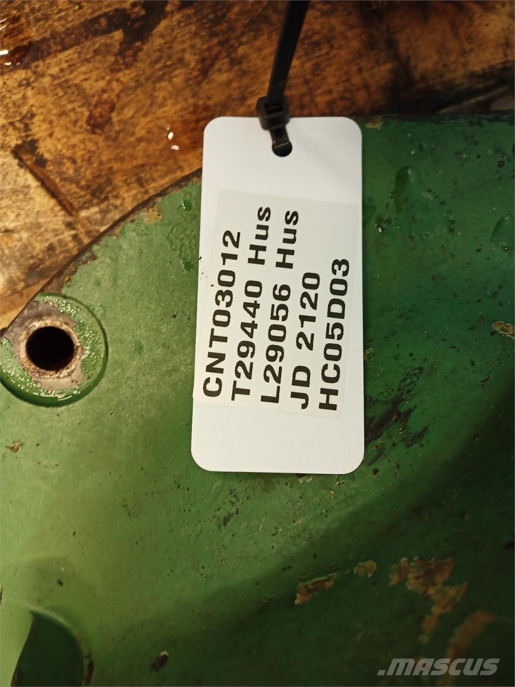 John Deere 2120 Навесное оборудование и запчасти