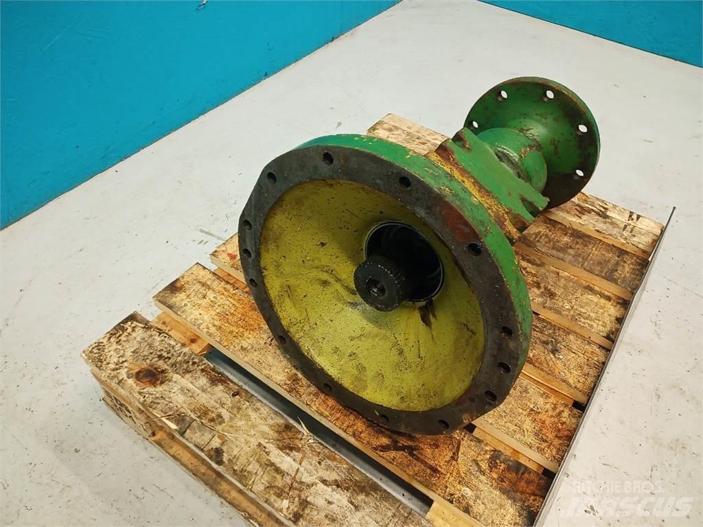 John Deere 2140 Навесное оборудование и запчасти