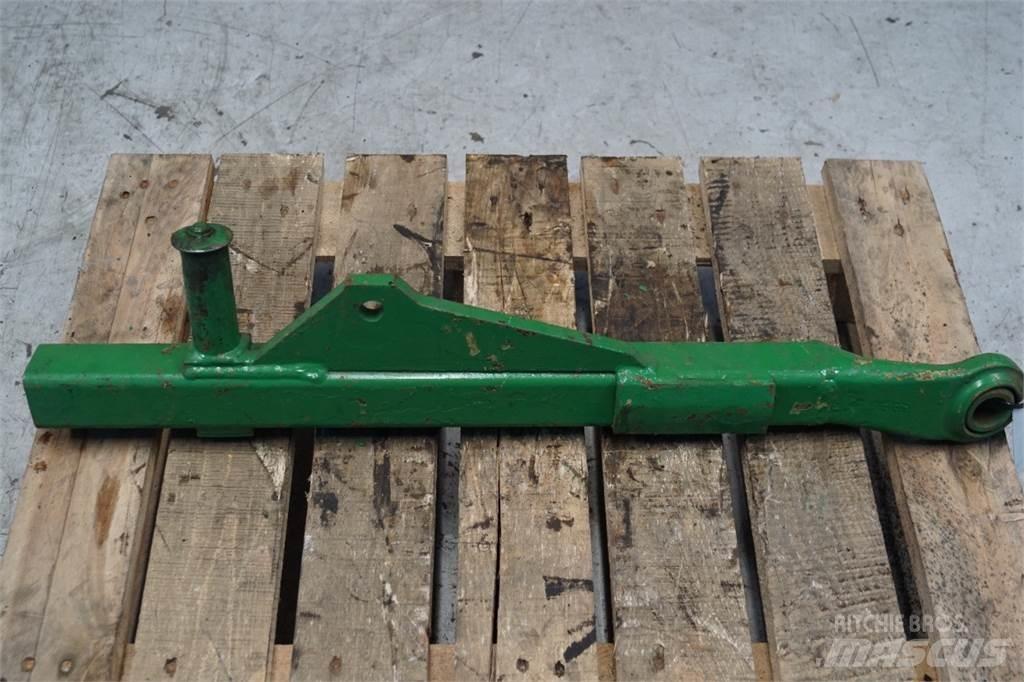 John Deere 2140 Навесное оборудование и запчасти