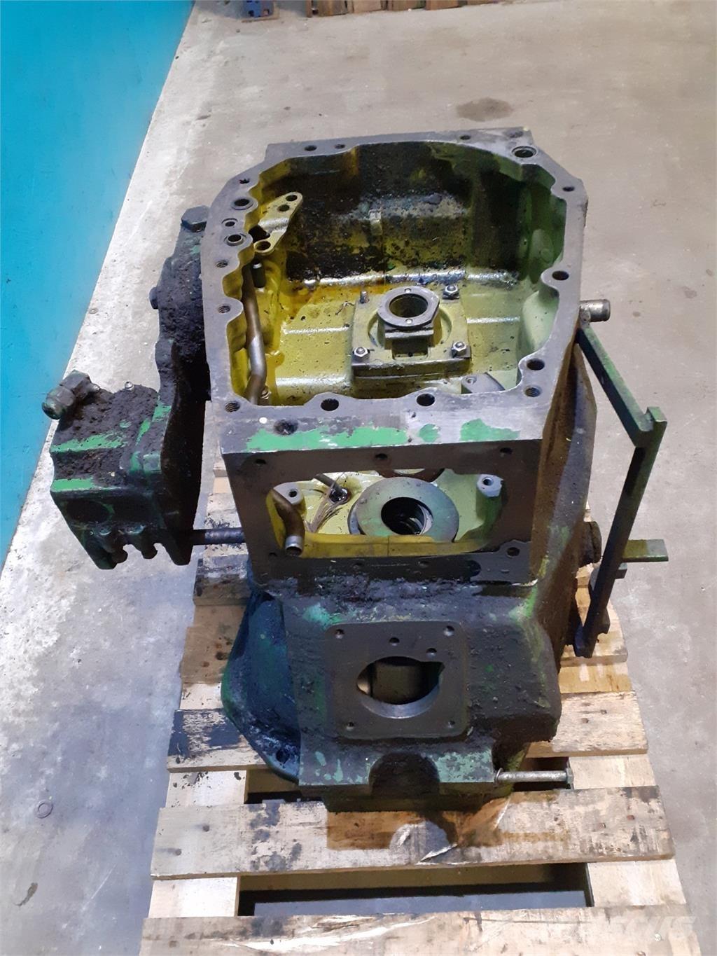 John Deere 2240 Трансмиссии