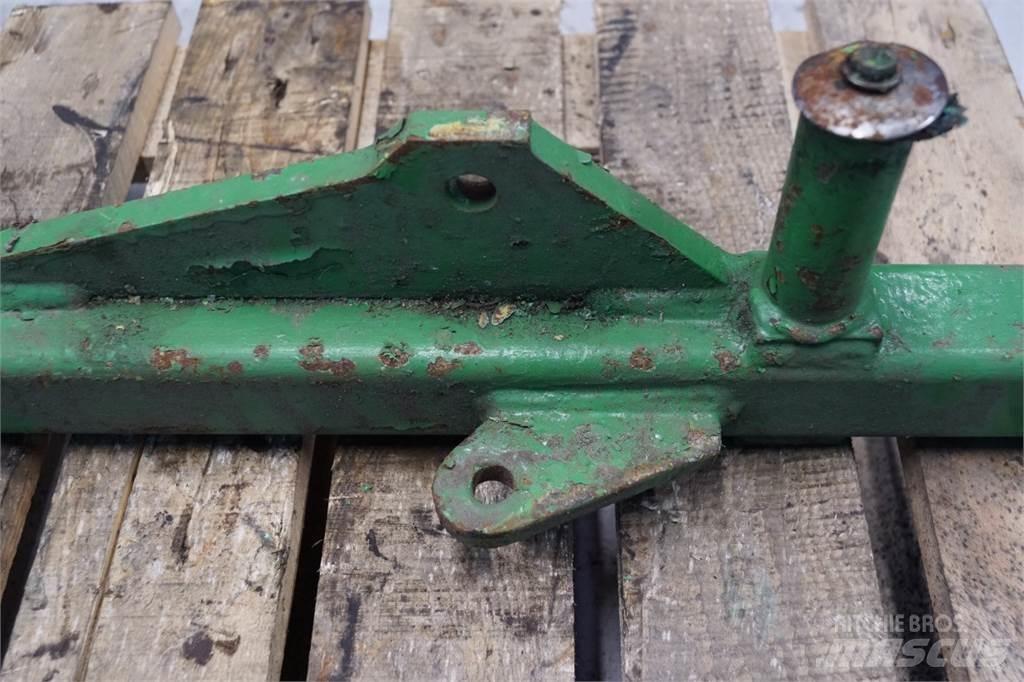 John Deere 2450 Навесное оборудование и запчасти