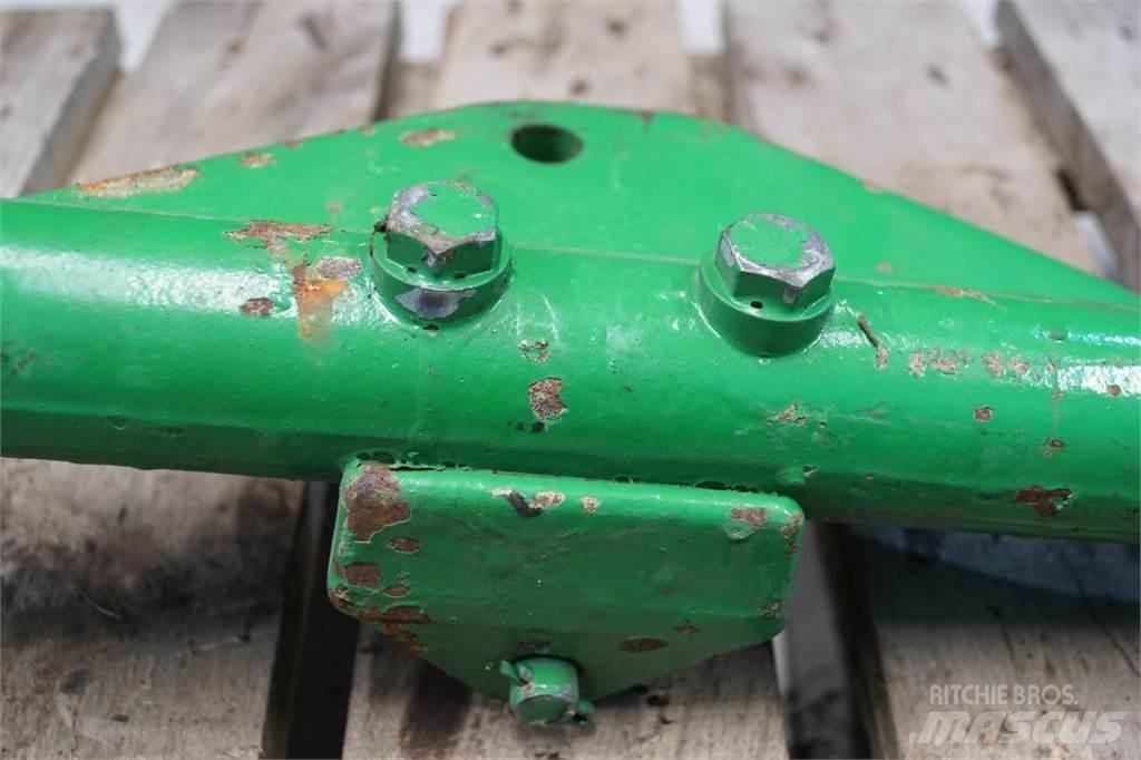 John Deere 2450 Навесное оборудование и запчасти