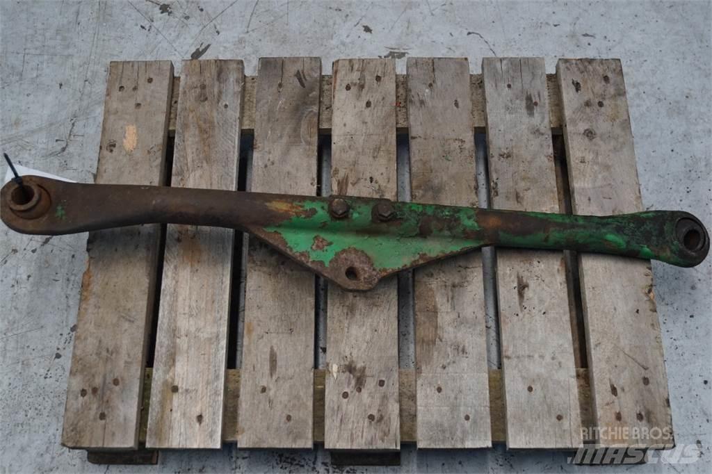 John Deere 2450 Навесное оборудование и запчасти