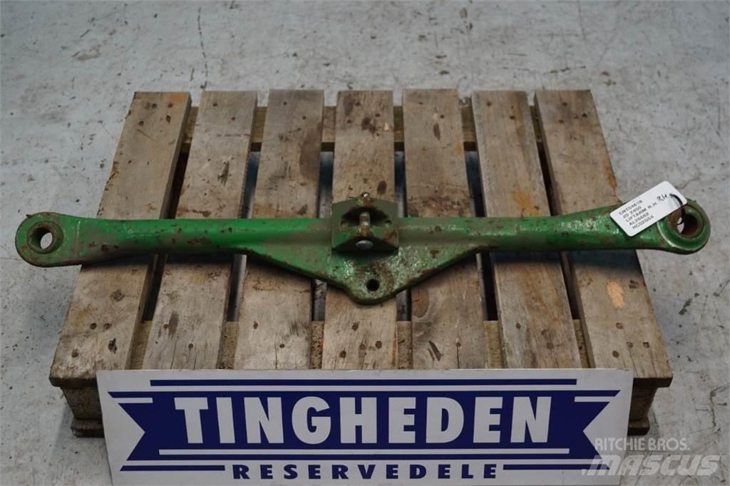 John Deere 2450 Навесное оборудование и запчасти