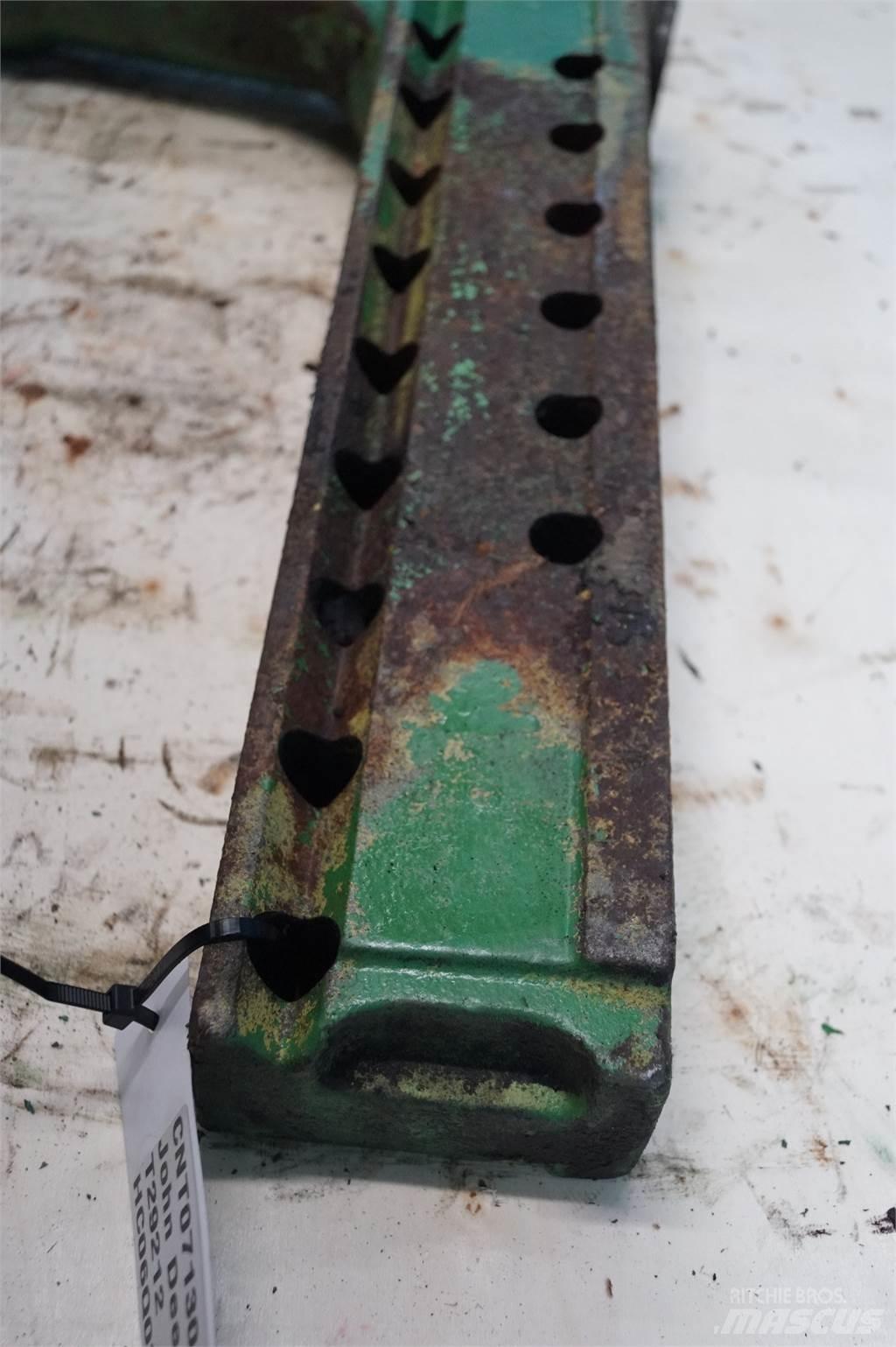 John Deere 2840 Навесное оборудование и запчасти
