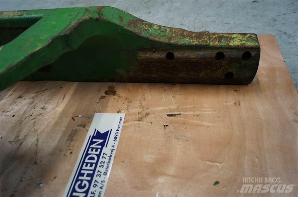 John Deere 2840 Навесное оборудование и запчасти