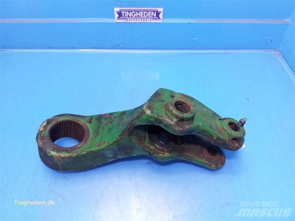 John Deere 2850 Навесное оборудование и запчасти
