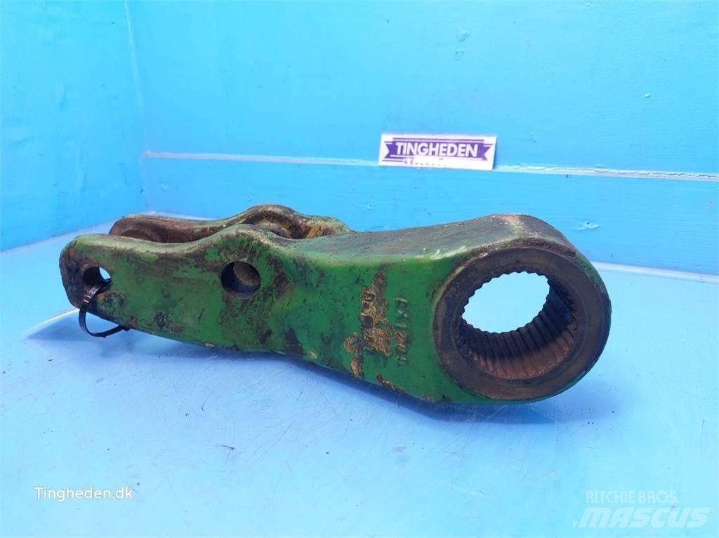 John Deere 2850 Навесное оборудование и запчасти