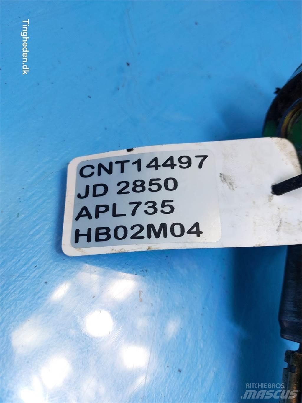 John Deere 2850 Навесное оборудование и запчасти