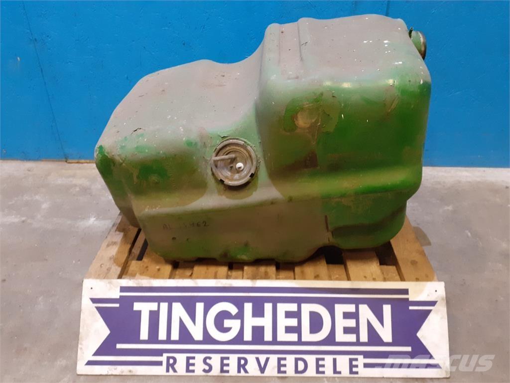 John Deere 2940 Навесное оборудование и запчасти
