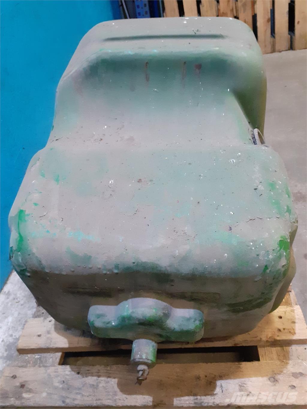 John Deere 2940 Навесное оборудование и запчасти
