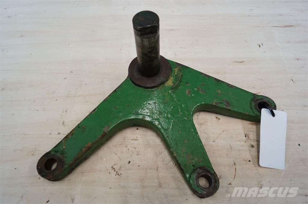 John Deere 3030 Навесное оборудование и запчасти