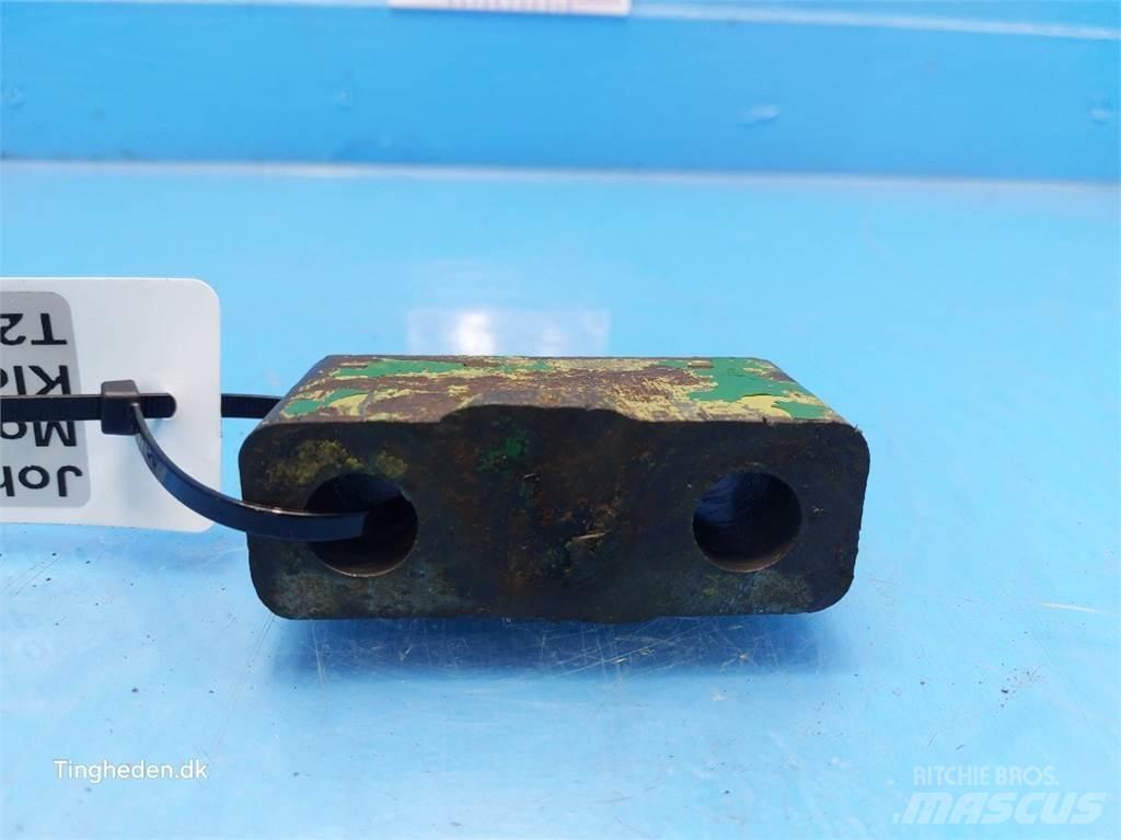 John Deere 3030 Навесное оборудование и запчасти