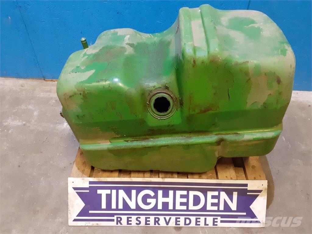 John Deere 3040 Навесное оборудование и запчасти