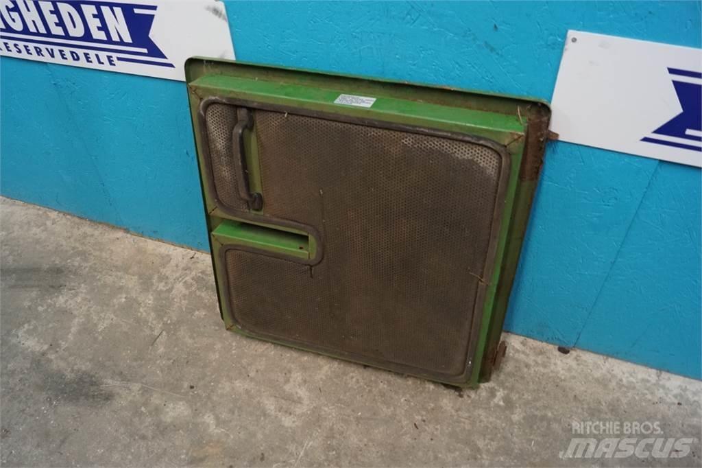 John Deere 3040 Кабины