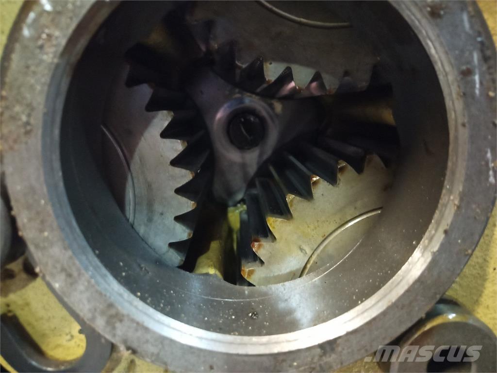 John Deere 3040 Навесное оборудование и запчасти