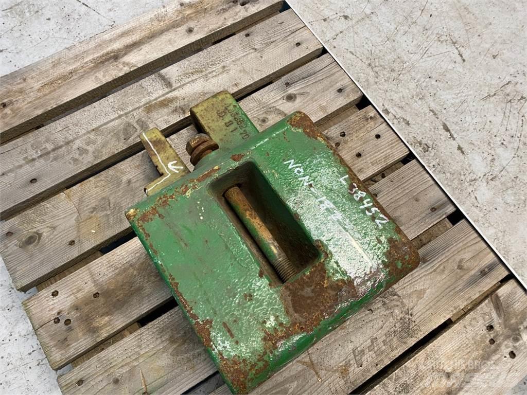 John Deere 3040 Передние весы