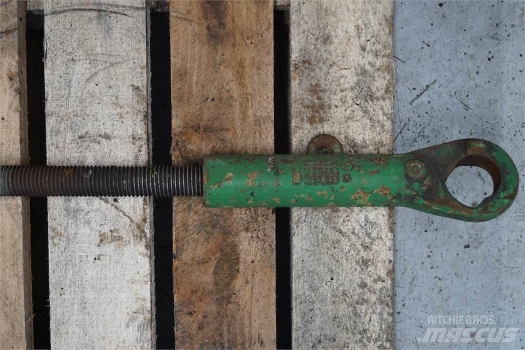 John Deere 3040 Навесное оборудование и запчасти