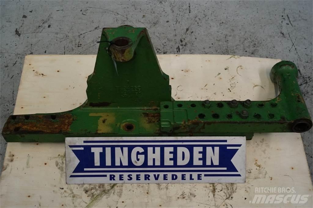 John Deere 3040 Навесное оборудование и запчасти