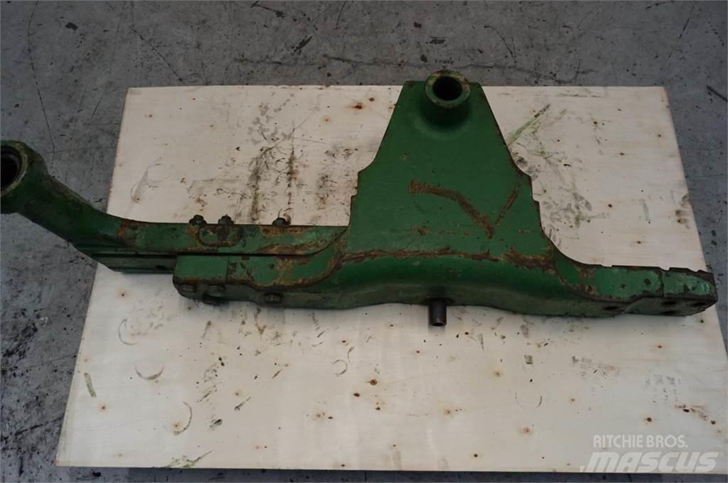 John Deere 3040 Навесное оборудование и запчасти