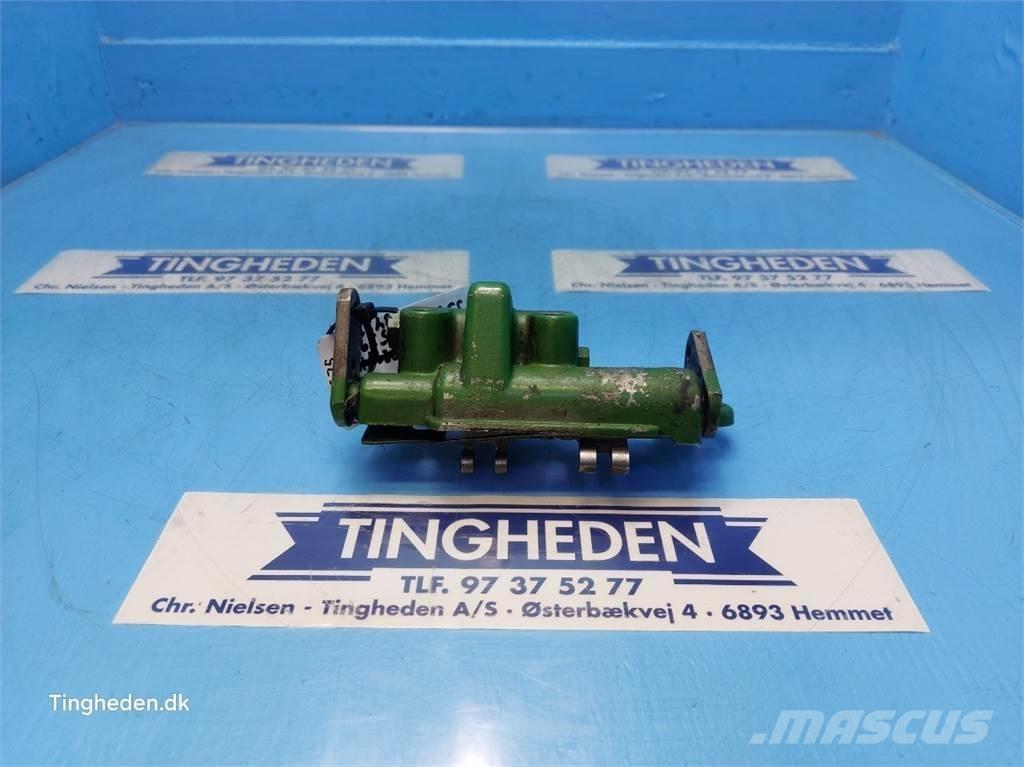 John Deere 3040 Трансмиссии