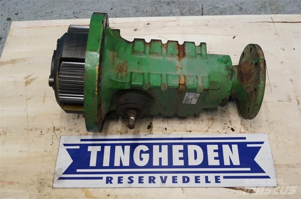 John Deere 3140 Навесное оборудование и запчасти