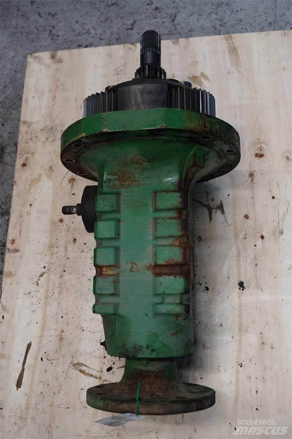 John Deere 3140 Навесное оборудование и запчасти