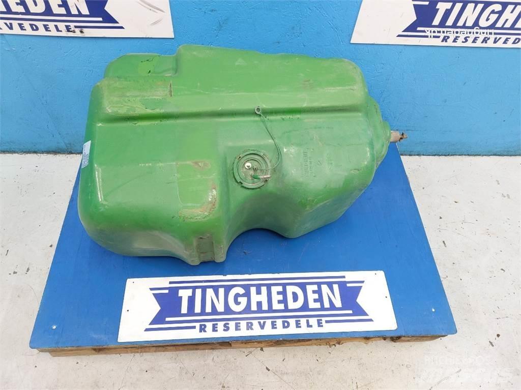 John Deere 3140 Навесное оборудование и запчасти