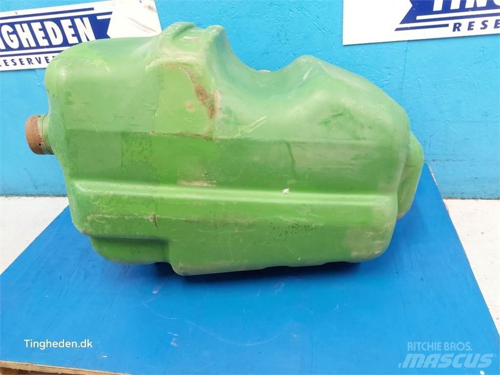John Deere 3140 Навесное оборудование и запчасти