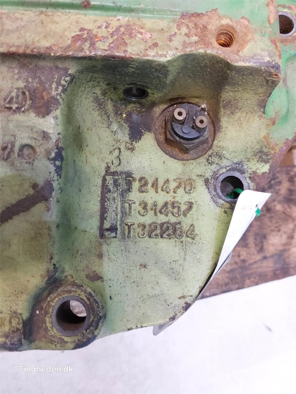 John Deere 3140 Навесное оборудование и запчасти