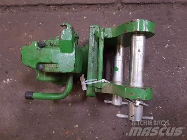 John Deere 4040 Навесное оборудование и запчасти