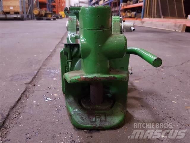 John Deere 4040 Навесное оборудование и запчасти
