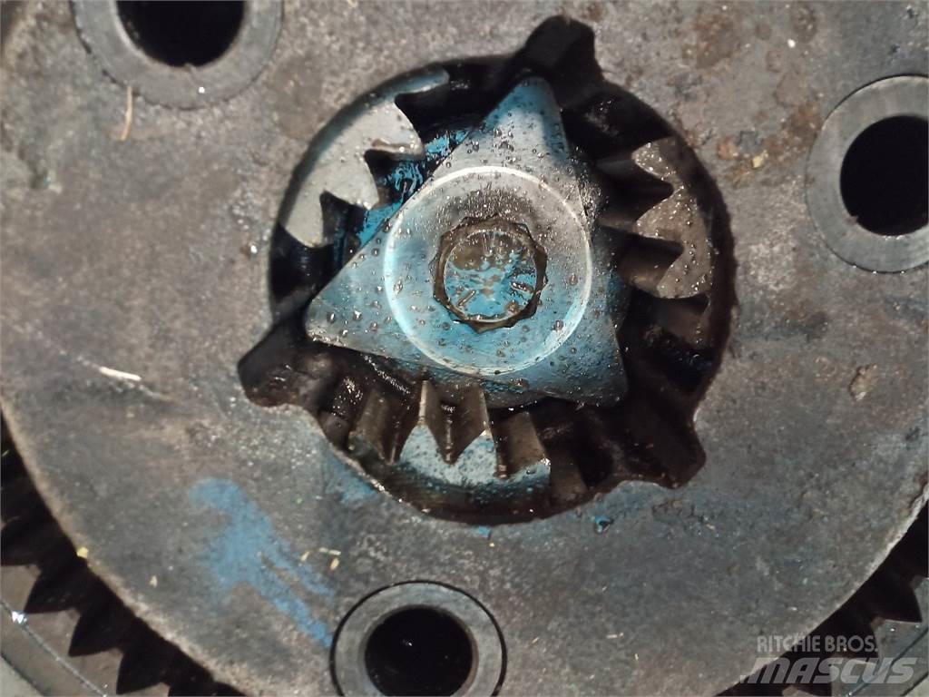 John Deere 4040 Навесное оборудование и запчасти