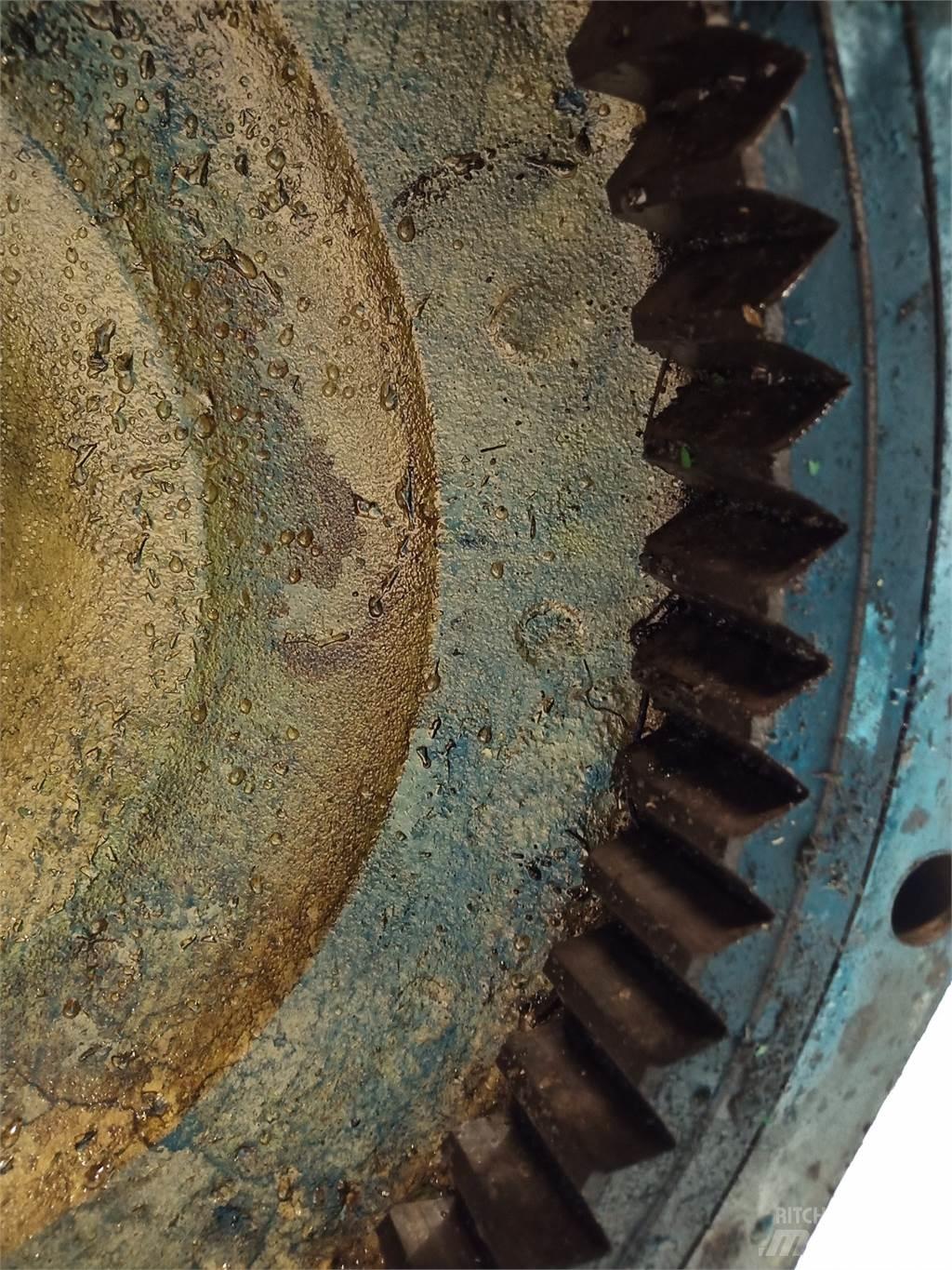 John Deere 4040 Навесное оборудование и запчасти