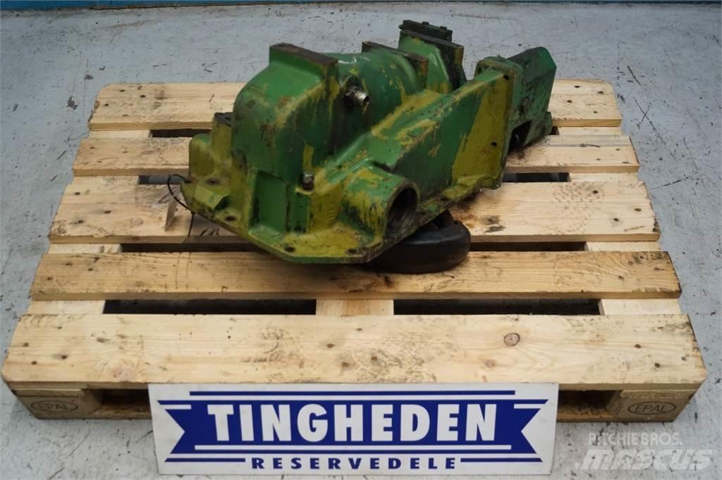 John Deere 4040 Навесное оборудование и запчасти
