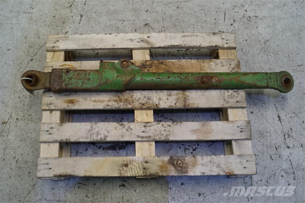 John Deere 4040 Навесное оборудование и запчасти