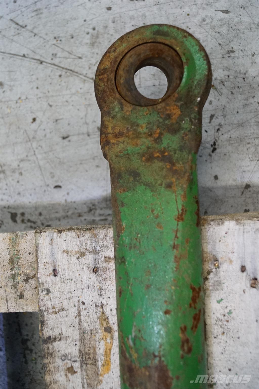 John Deere 4040 Навесное оборудование и запчасти