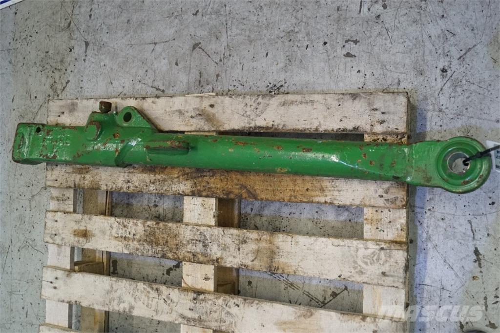 John Deere 4040 Навесное оборудование и запчасти