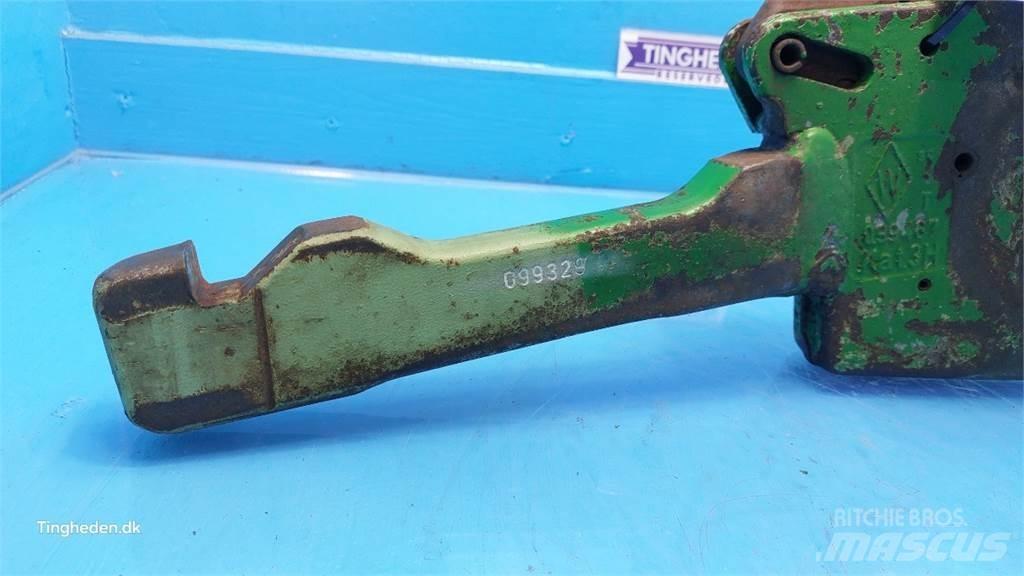 John Deere 4040 Навесное оборудование и запчасти