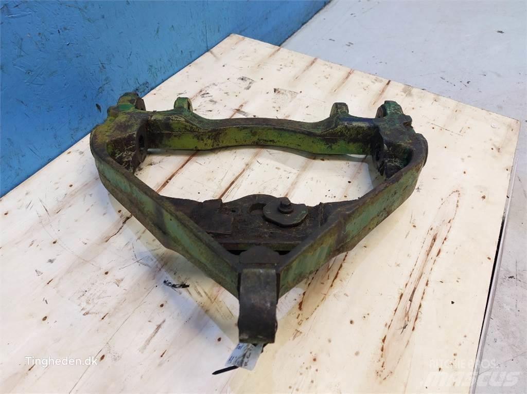 John Deere 4040 Навесное оборудование и запчасти