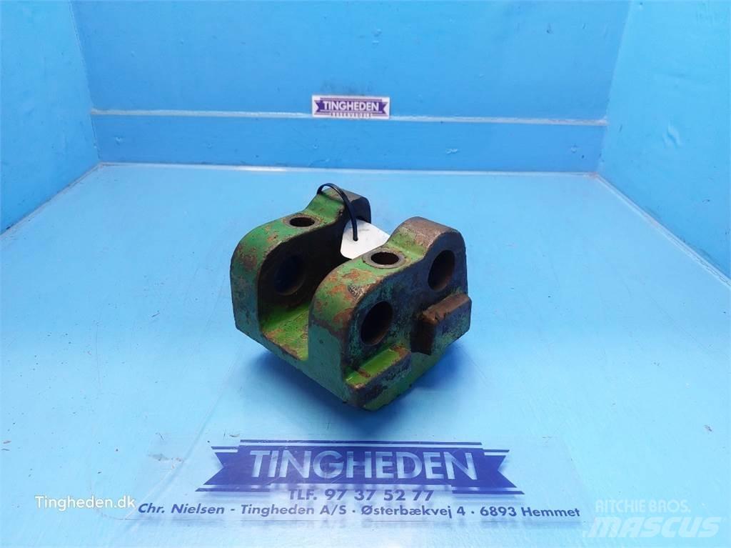 John Deere 4040 Навесное оборудование и запчасти