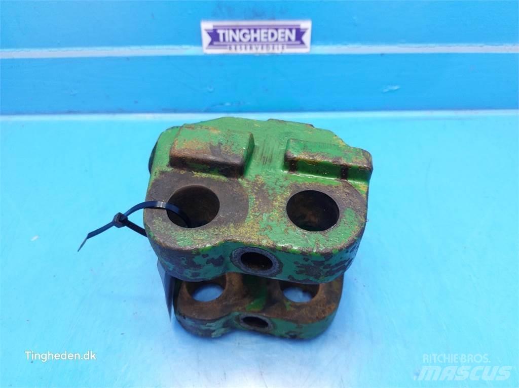 John Deere 4040 Навесное оборудование и запчасти
