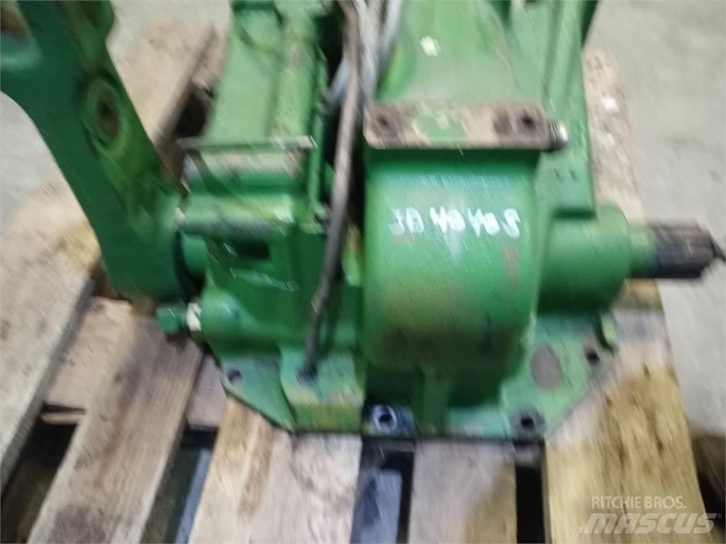 John Deere 4040S Навесное оборудование и запчасти