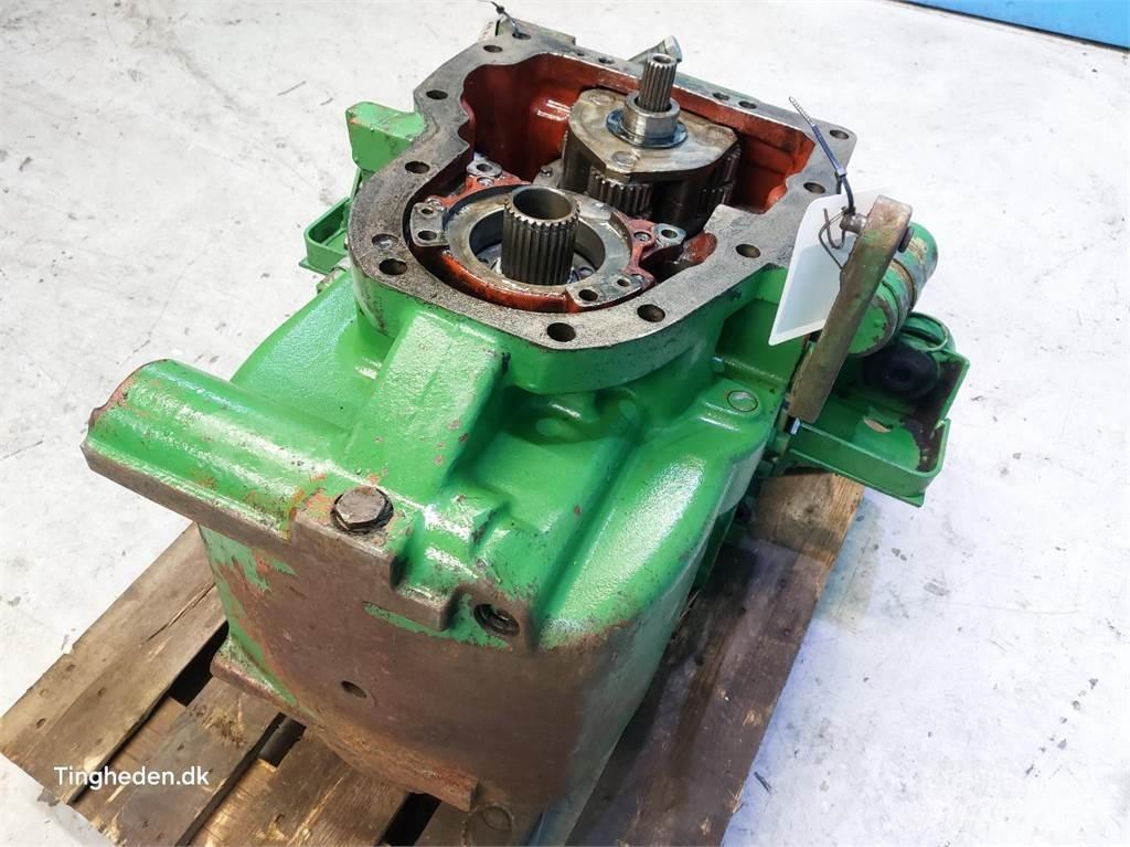 John Deere 4040S Трансмиссии