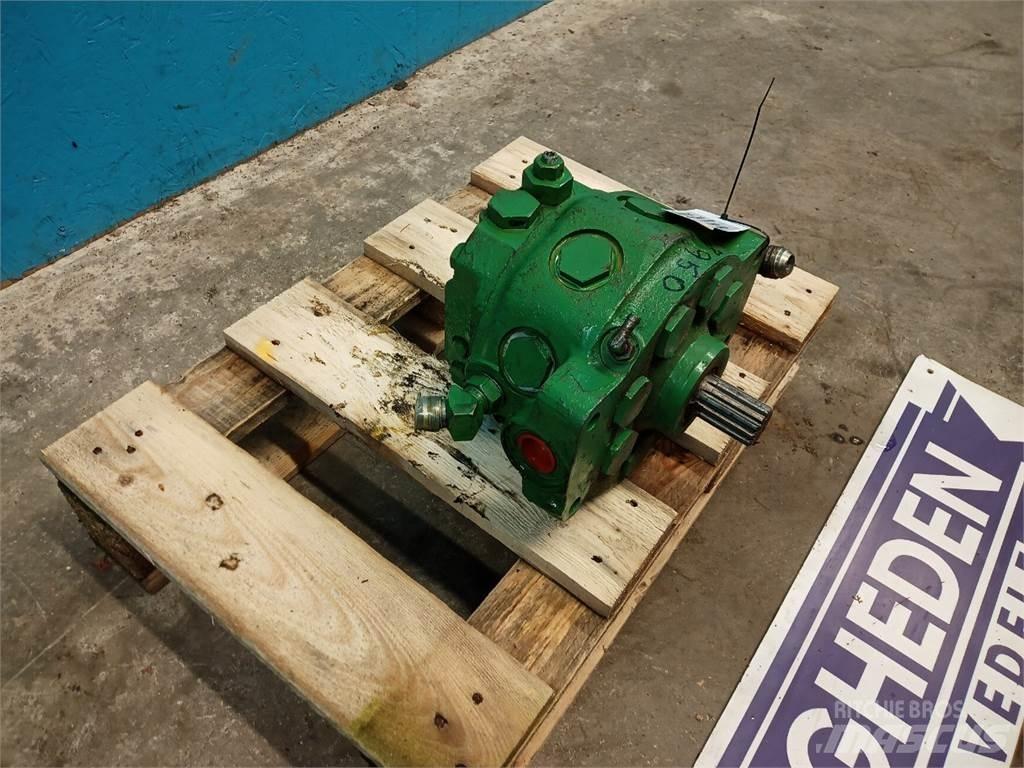 John Deere 4240 Детали гидравлической системы
